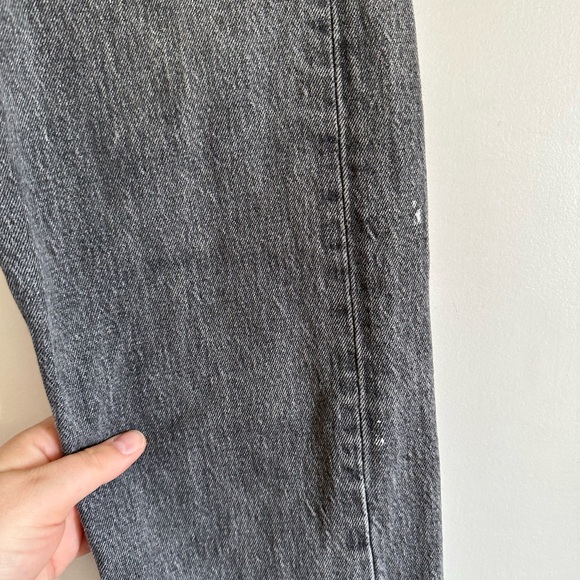 Levi’s Washed Black Premium Denim Classic Raw Hem High Waisted Jeans size 27 EUC - Picture 3 of 10